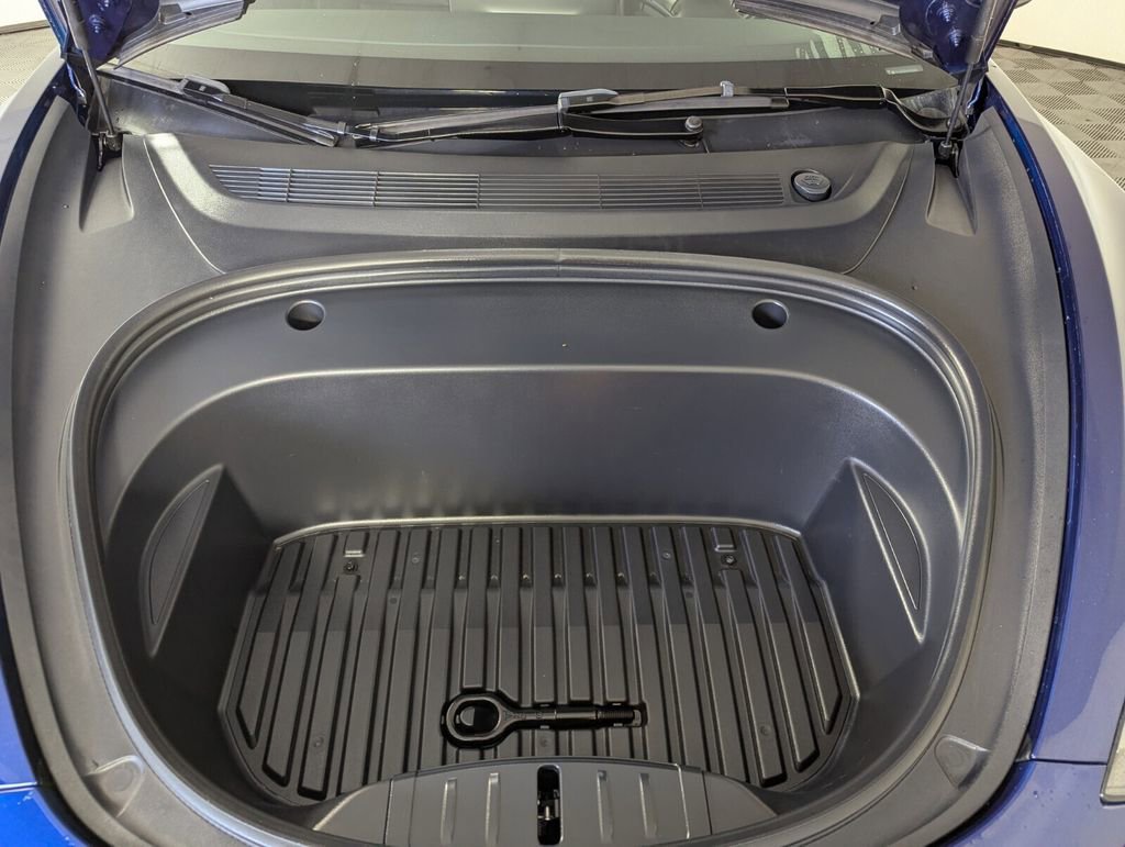 Used 2023 Tesla Model 3 Standard Range image 34