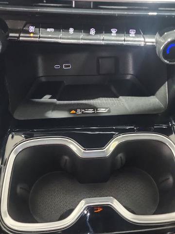 Used 2025 Chevrolet Traverse LT FWD image 25
