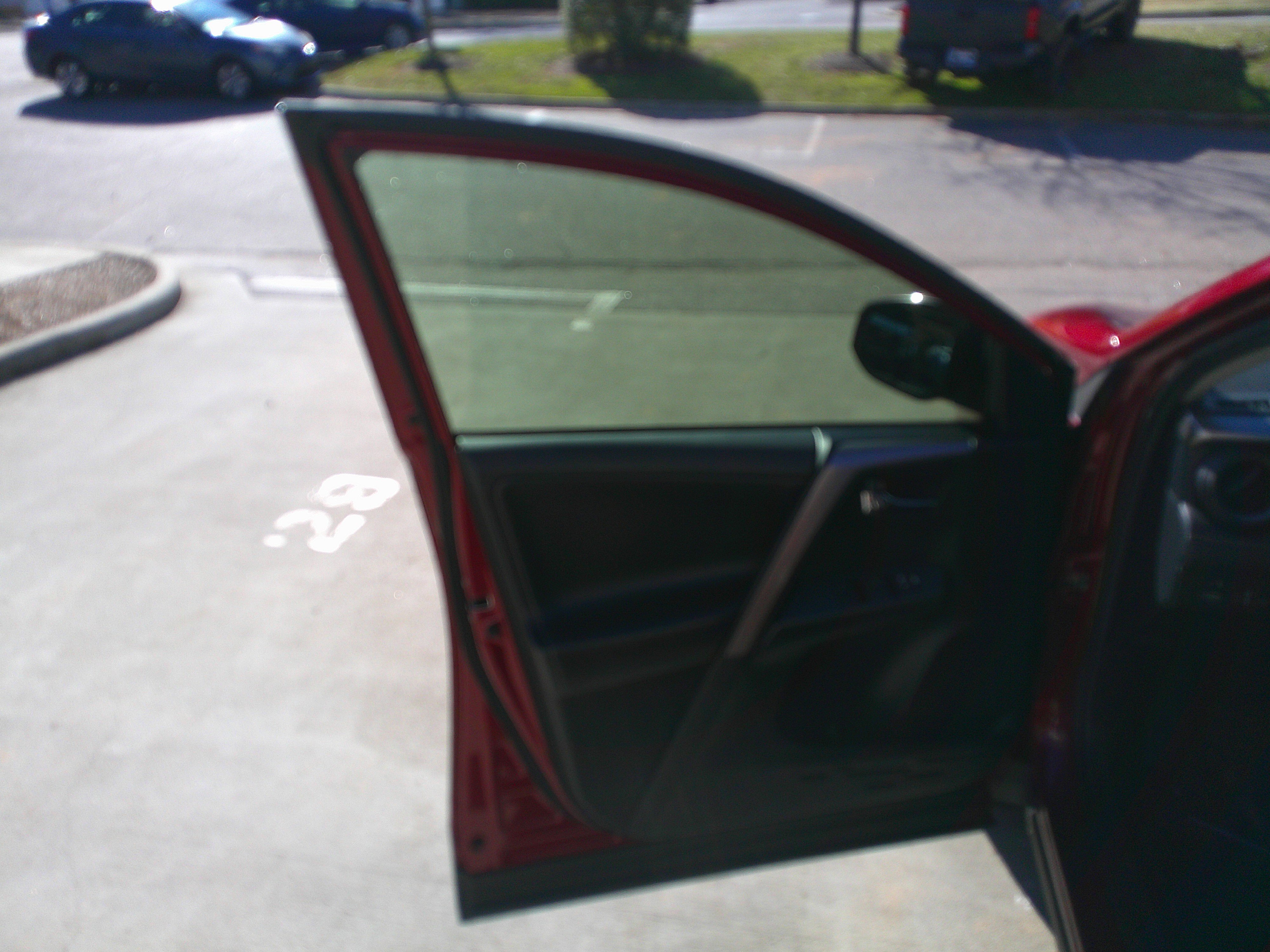 Used 2018 Toyota RAV4 XLE image 17