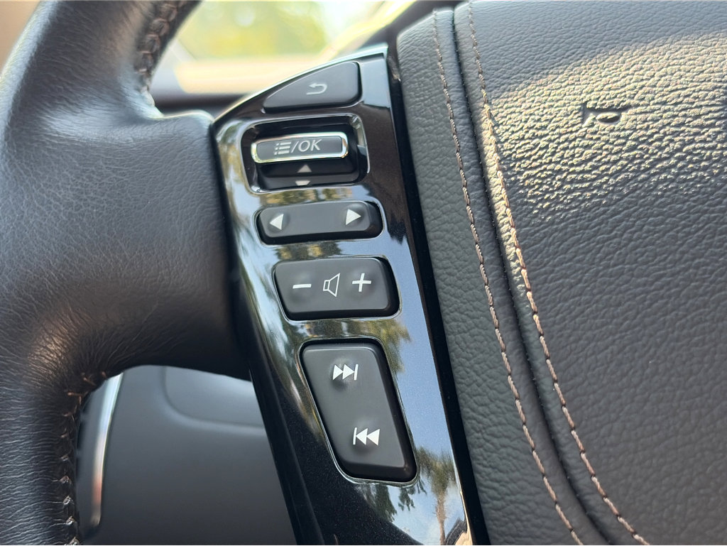 Used 2022 Nissan Armada Platinum w/ Captain's Chairs Package image 13