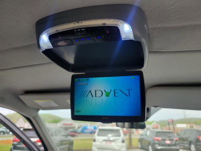 Used 2017 Ford Transit 350 XLT image 9