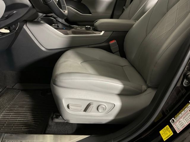Used 2022 Toyota Highlander Platinum image 32
