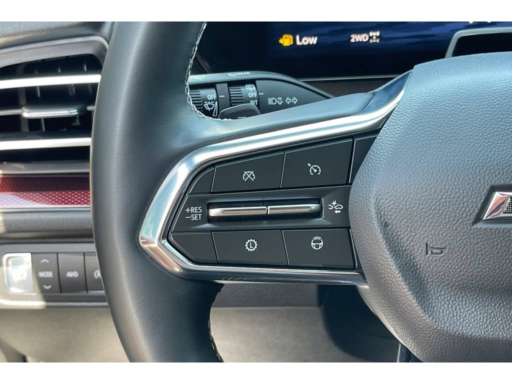 Used 2025 Chevrolet Traverse Z71 w/ Enhanced Driving Package AWD/4WD image 35