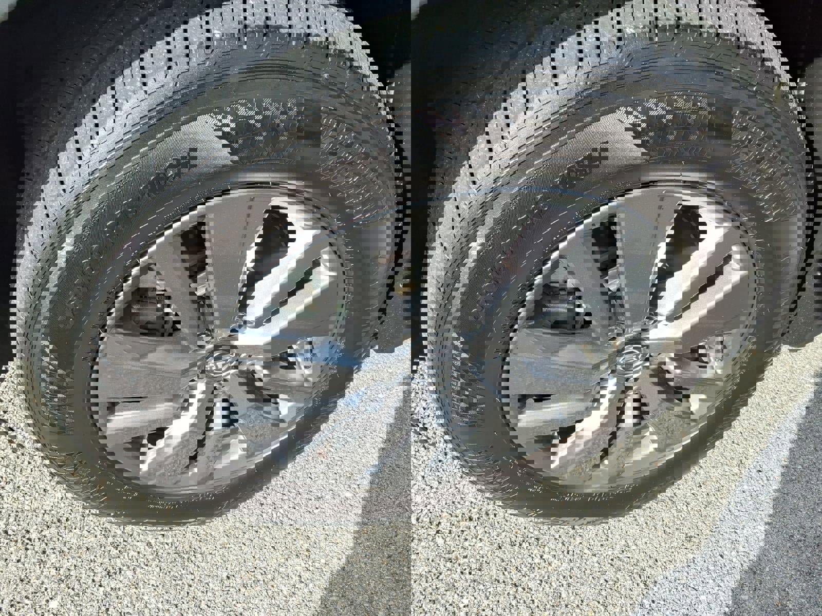 Used 2025 Nissan Pathfinder SV image 6