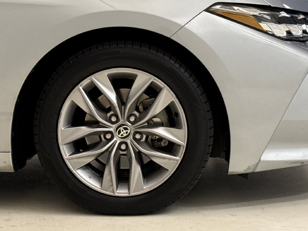 Used 2020 Toyota Avalon XLE FWD image 6