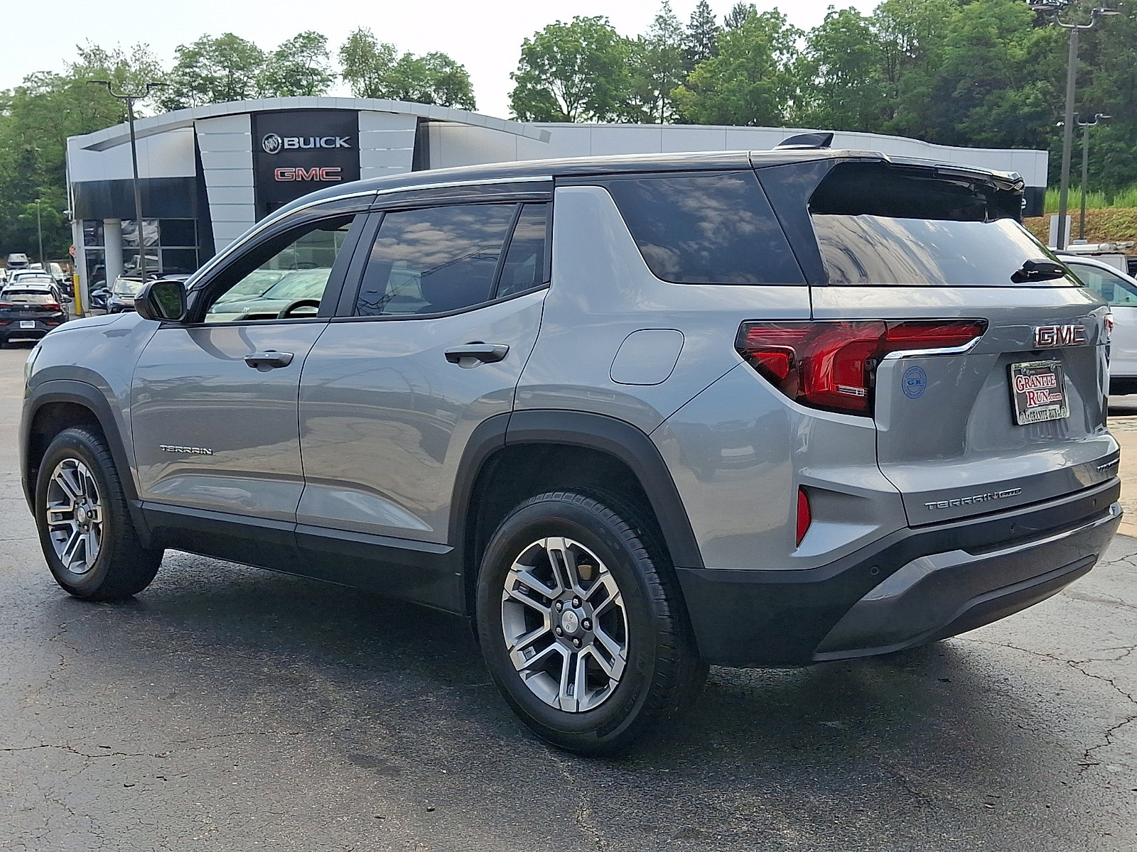 Used 2025 GMC Terrain Elevation AWD/4WD image 4