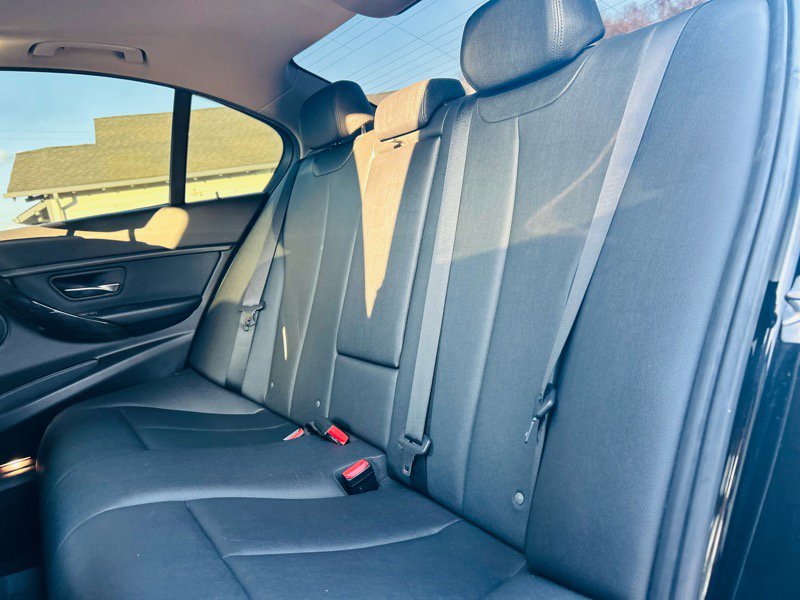 Used 2018 BMW 320i xDrive Sedan w/ Premium Package image 43