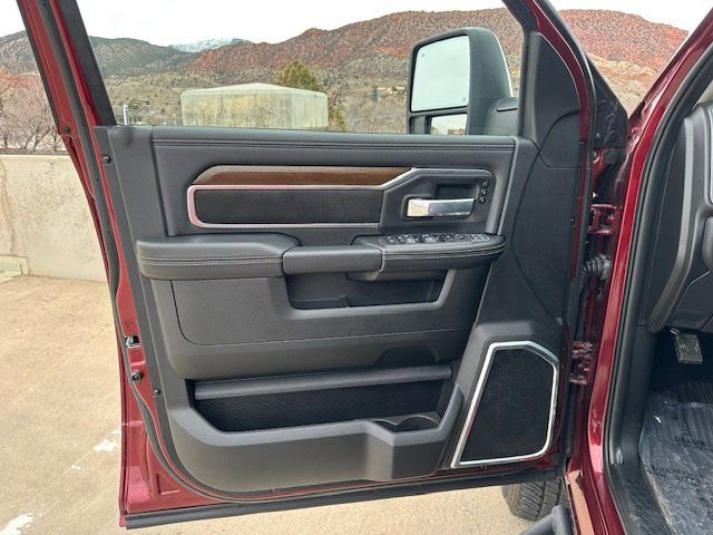 Used 2024 RAM 3500 Laramie image 10