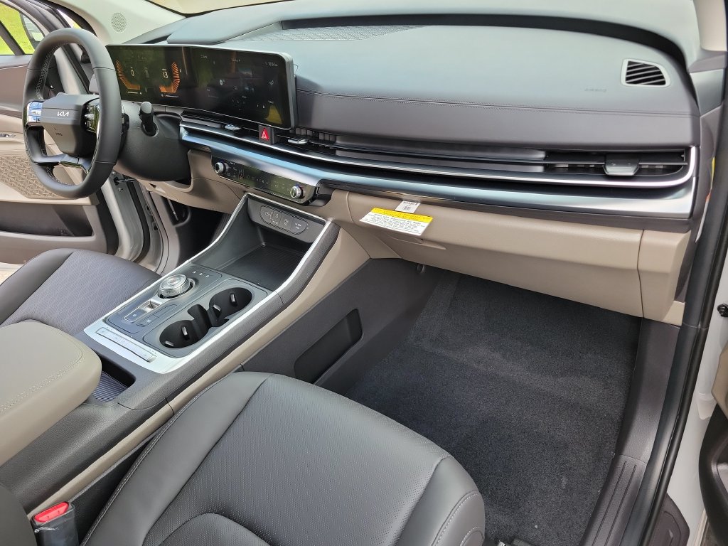 New 2027 Kia Carnival LXS FWD image 12
