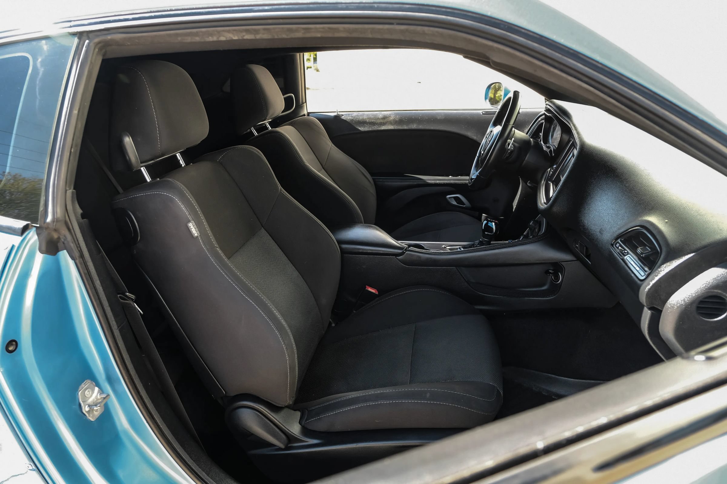 Used 2015 Dodge Challenger R/T RWD image 31
