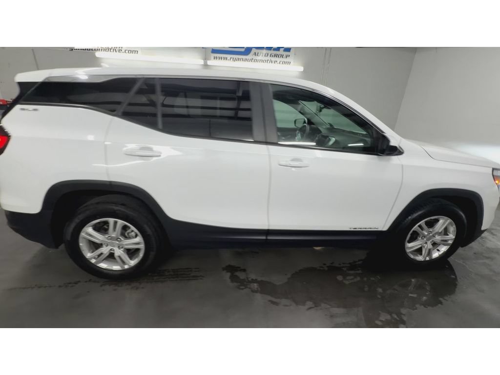 Certified 2024 GMC Terrain SLE FWD image 9