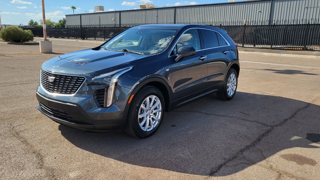 Used 2020 Cadillac XT4 Luxury w/ Cold Weather Package image 4