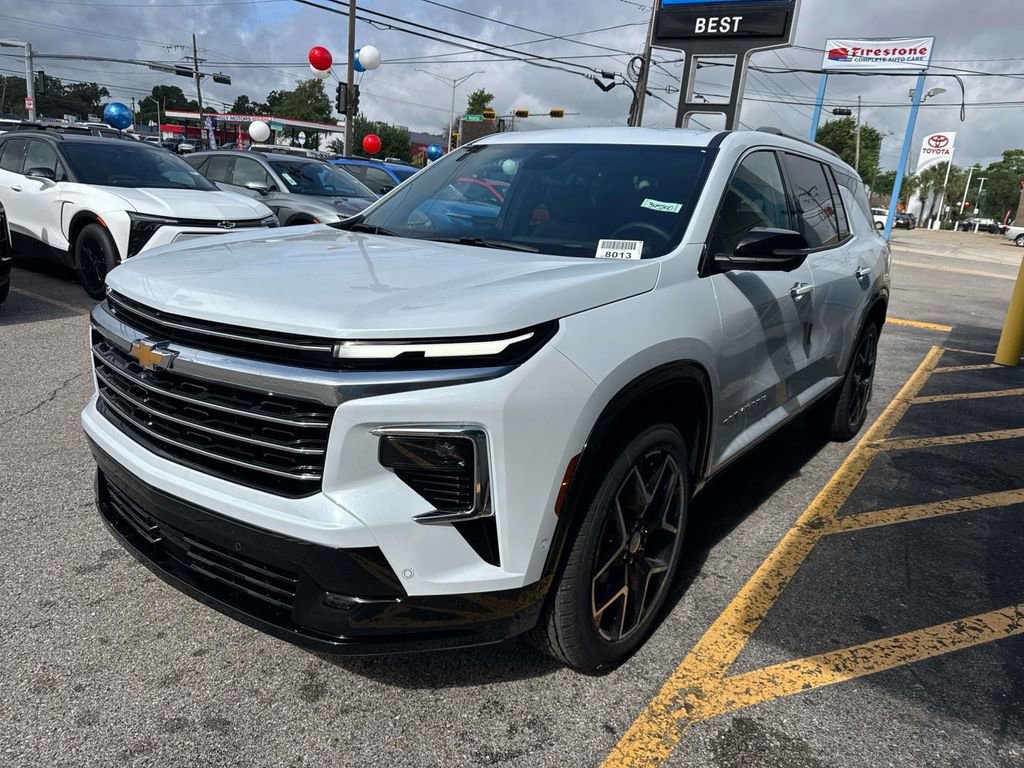 New 2026 Chevrolet Traverse High Country FWD image 3