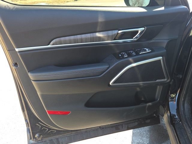 Used 2023 Kia Telluride EX w/ EX Captain's Chair Package image 27
