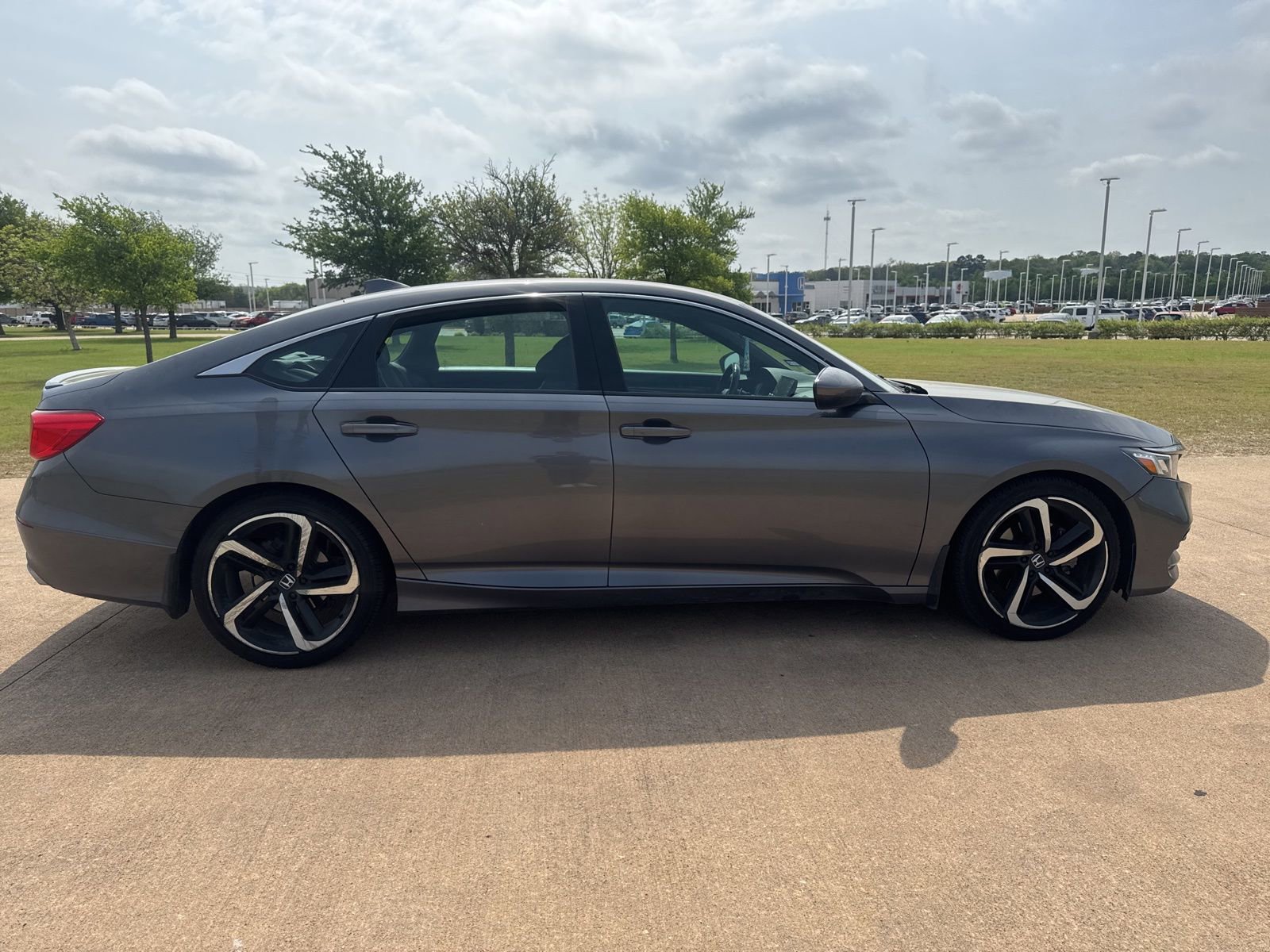 Used 2018 Honda Accord Sport image 4