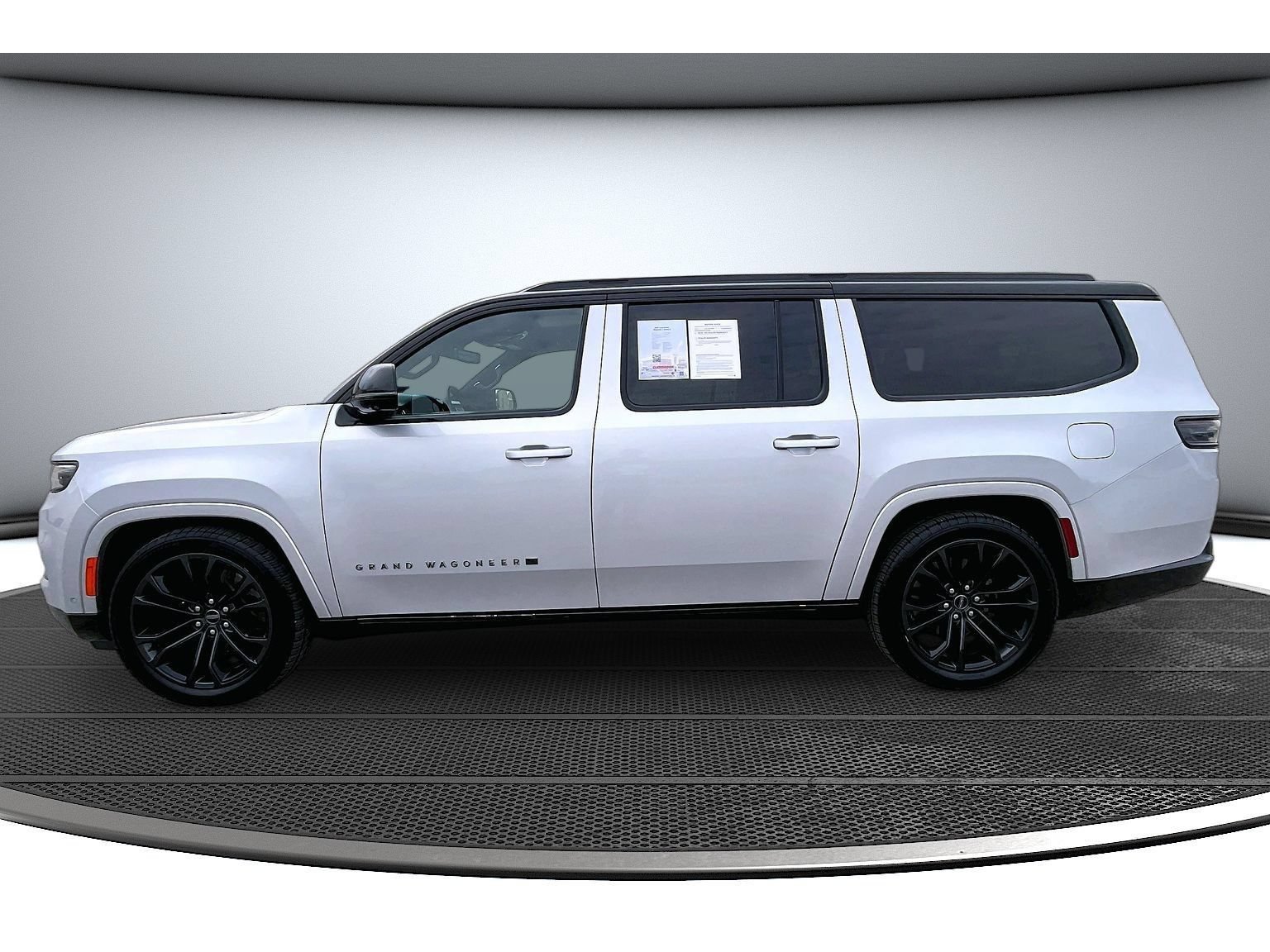 Used 2024 Jeep Grand Wagoneer L Series II w/ Quick Order Packagew 28T AWD/4WD image 17