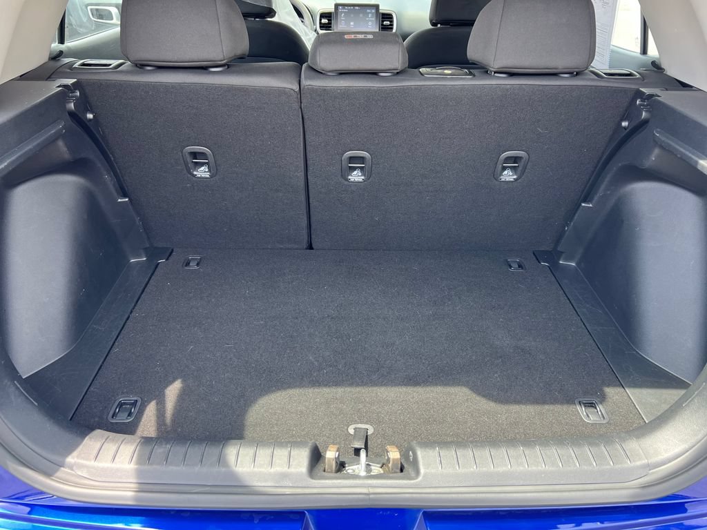 Used 2021 Hyundai Venue SE FWD image 15