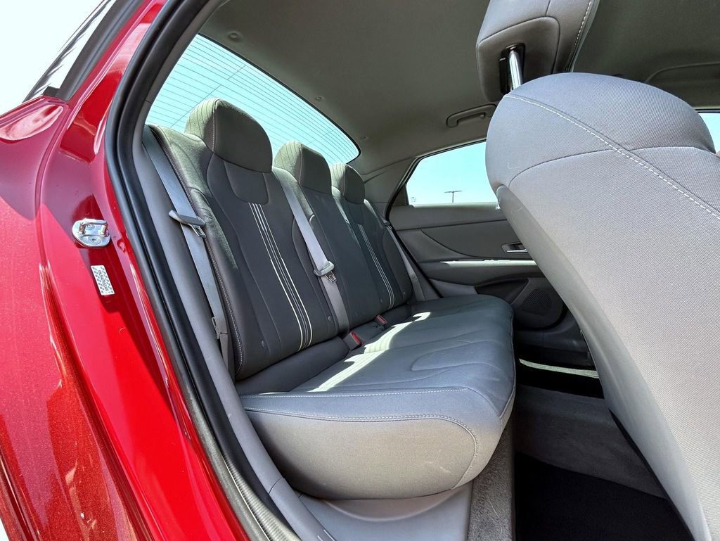 Used 2023 Hyundai Elantra SEL w/ Convenience Package FWD image 19