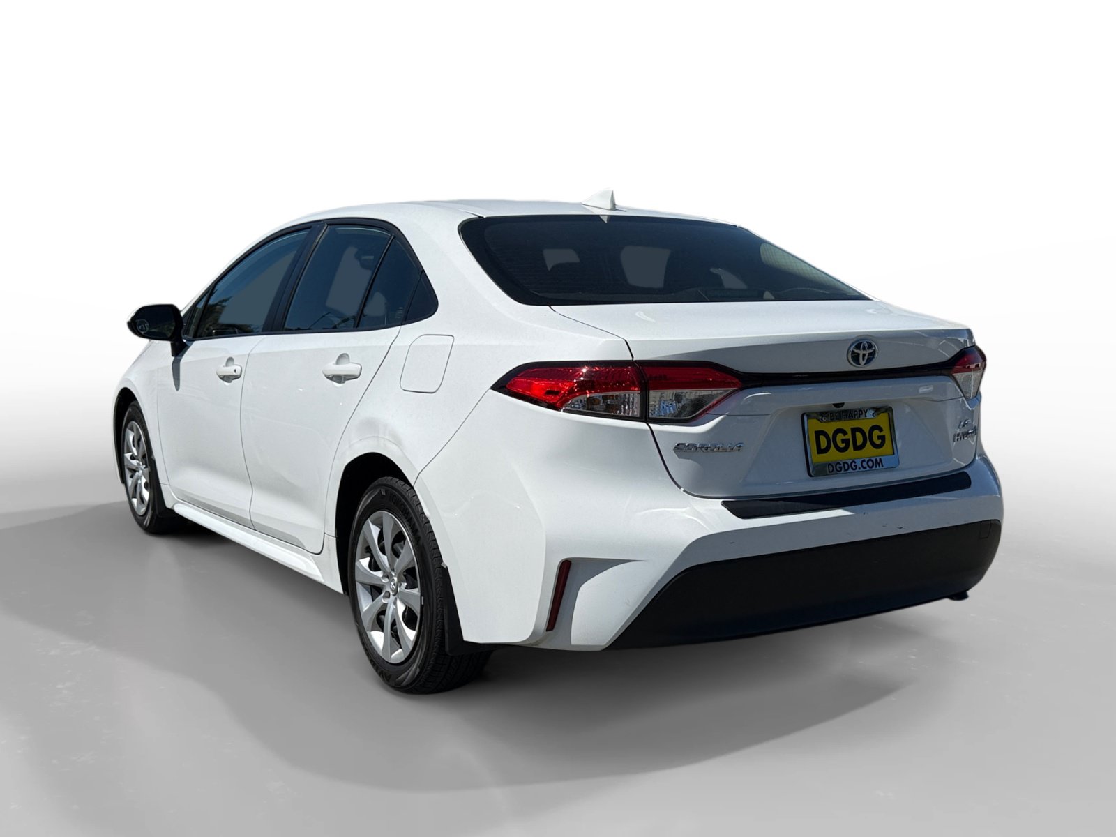 Used 2024 Toyota Corolla LE FWD image 3
