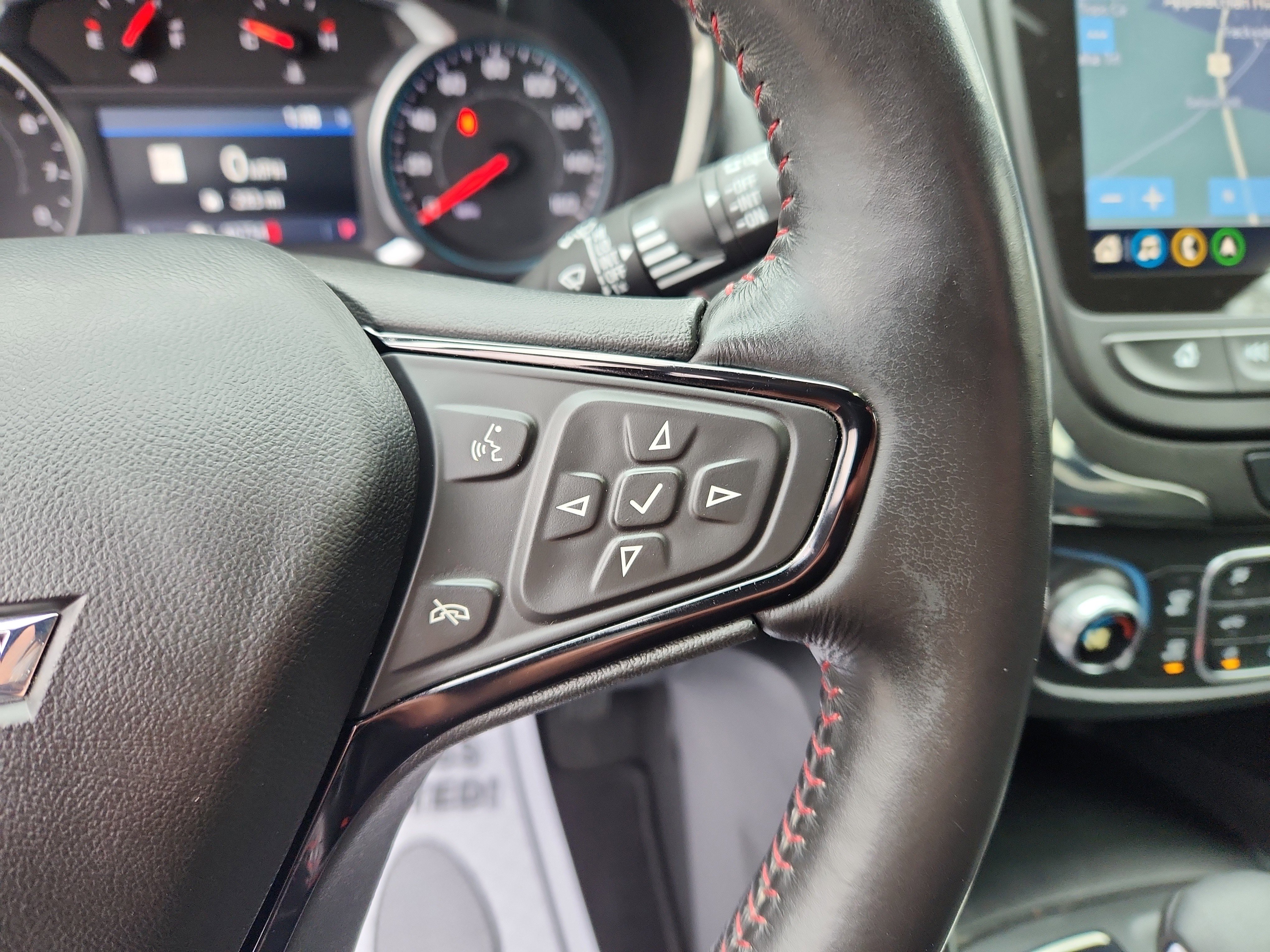 Used 2022 Chevrolet Equinox RS w/ RS Leather Package image 30