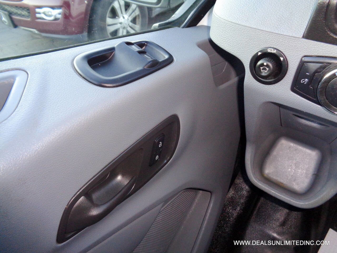 Used 2019 Ford Transit 250 130 Low Roof image 10