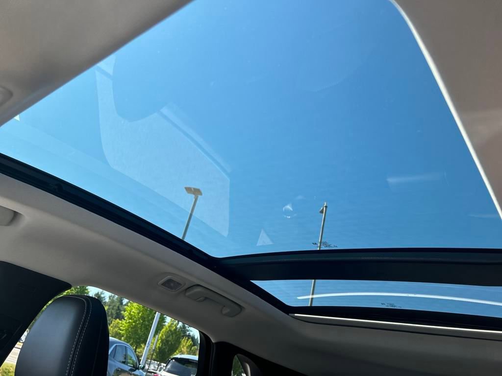 New 2025 Ford Escape SE w/ PHEV Premium Package image 28