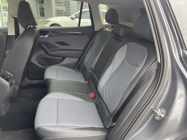 Certified 2025 Volkswagen Tiguan SE image 17