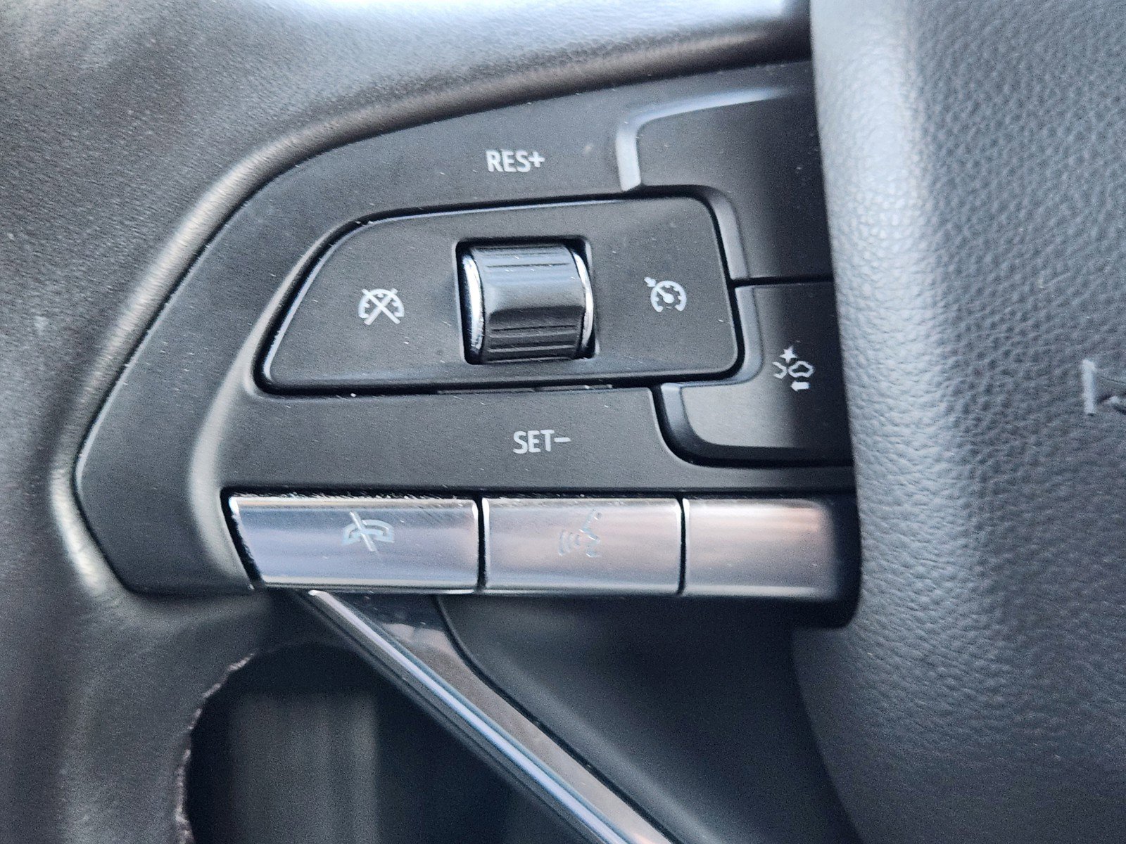 Certified 2024 Cadillac XT6 Luxury w/ LPO, Floor Liner Package image 23