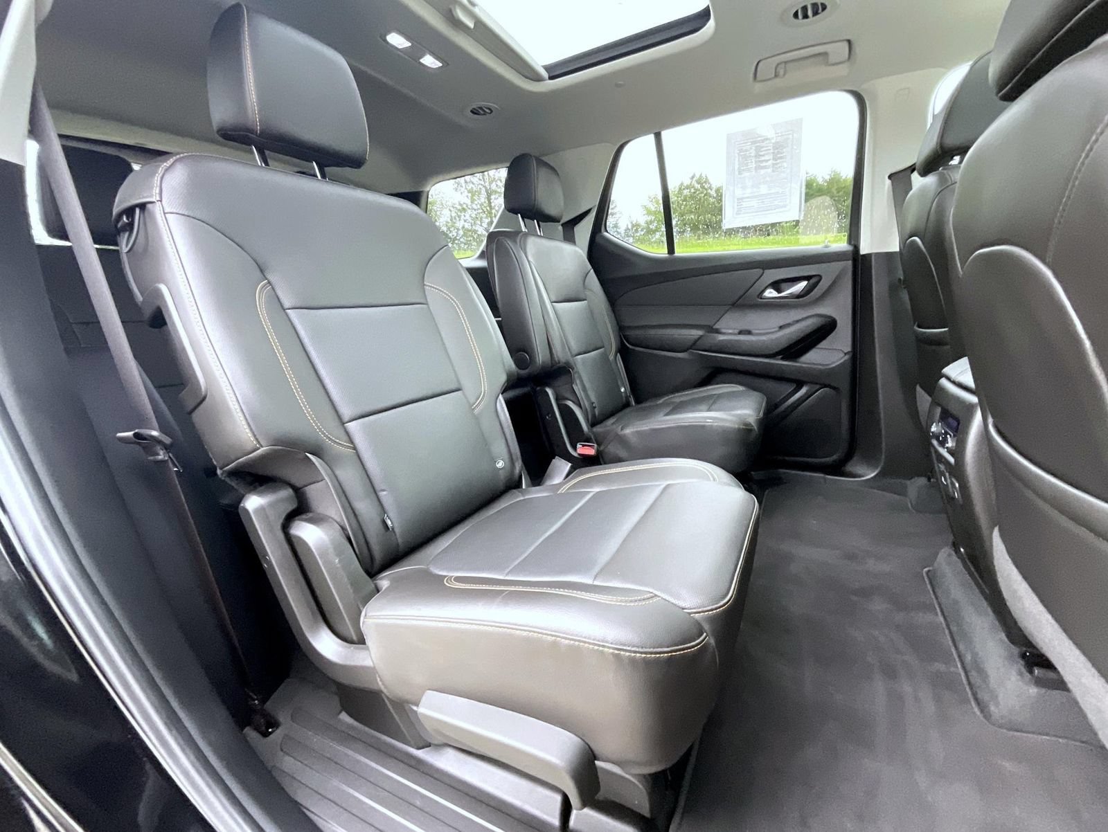 Used 2021 Chevrolet Traverse Premier w/ Redline Edition AWD/4WD image 22
