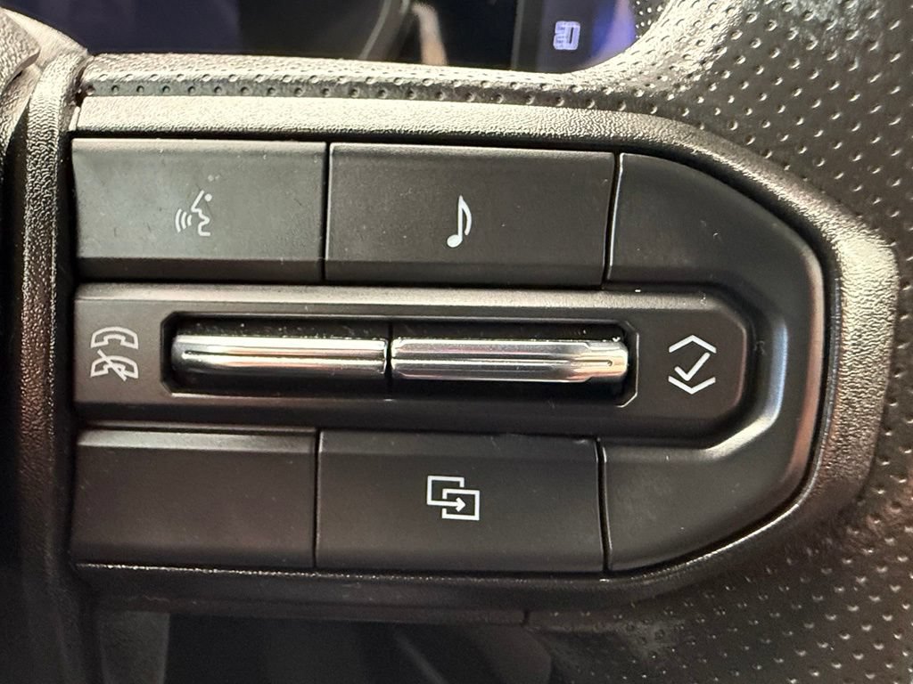 Used 2024 Chevrolet Colorado Trail Boss AWD/4WD image 35