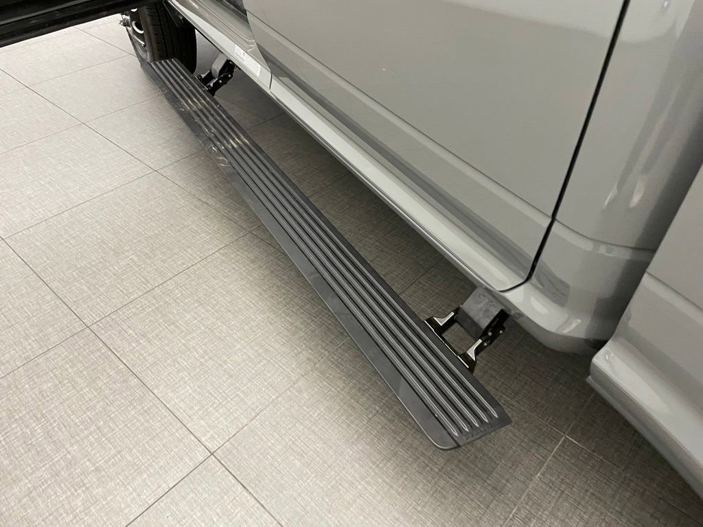 New 2026 RAM 3500 Laramie AWD/4WD image 14