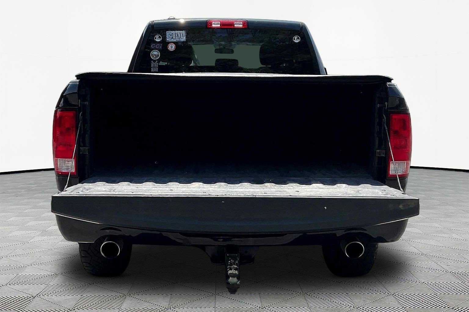 Used 2017 RAM 1500 Express w/ Black Ram 1500 Express Group AWD/4WD image 7