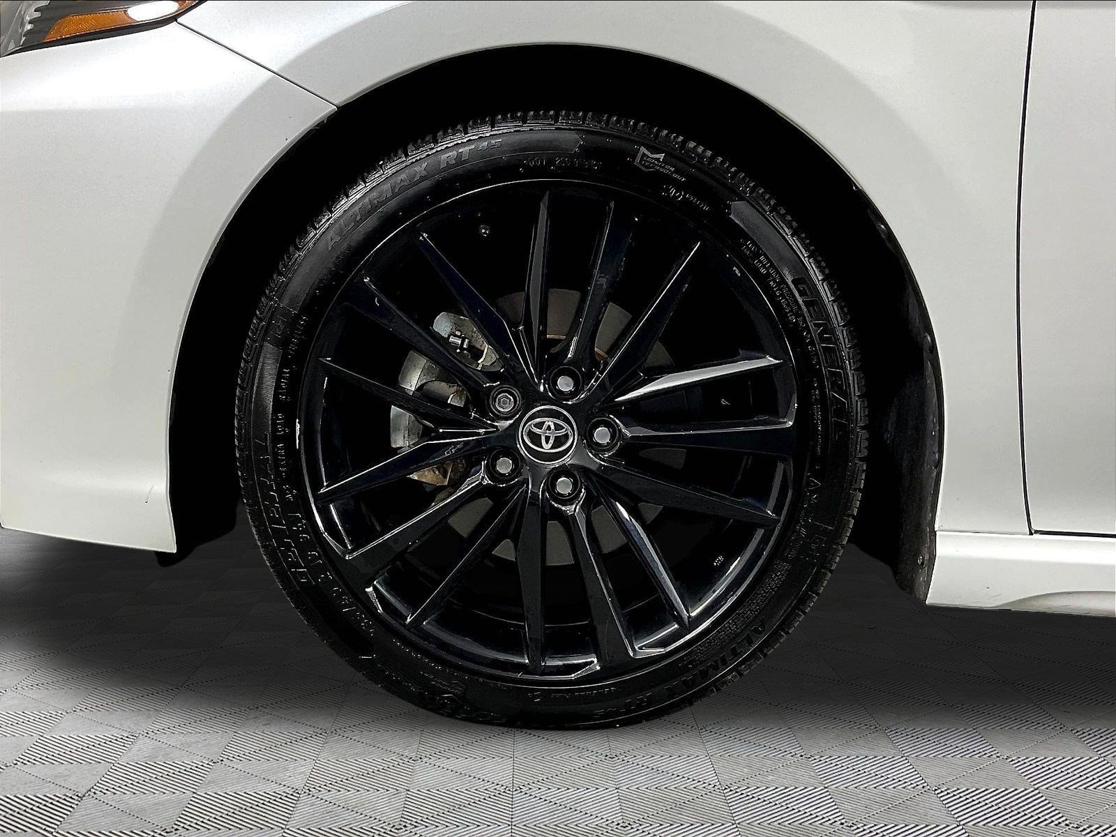 Used 2023 Toyota Camry XSE FWD image 33