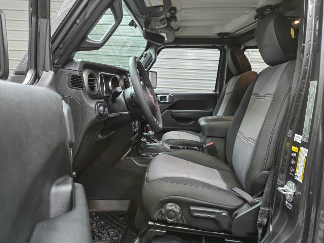 Used 2023 Jeep Gladiator Sport AWD/4WD image 16