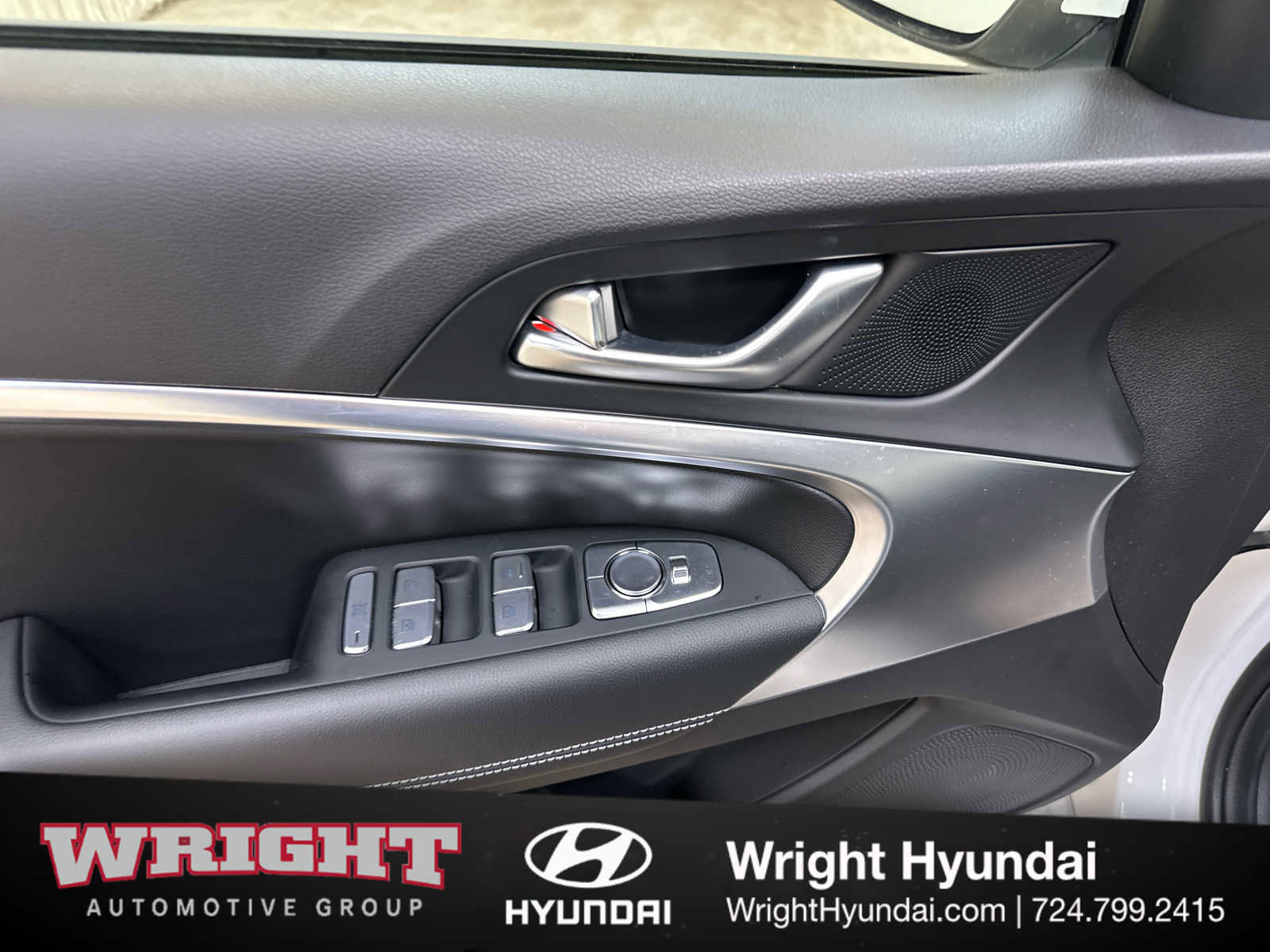 Certified 2025 Genesis G70 2.5T image 10