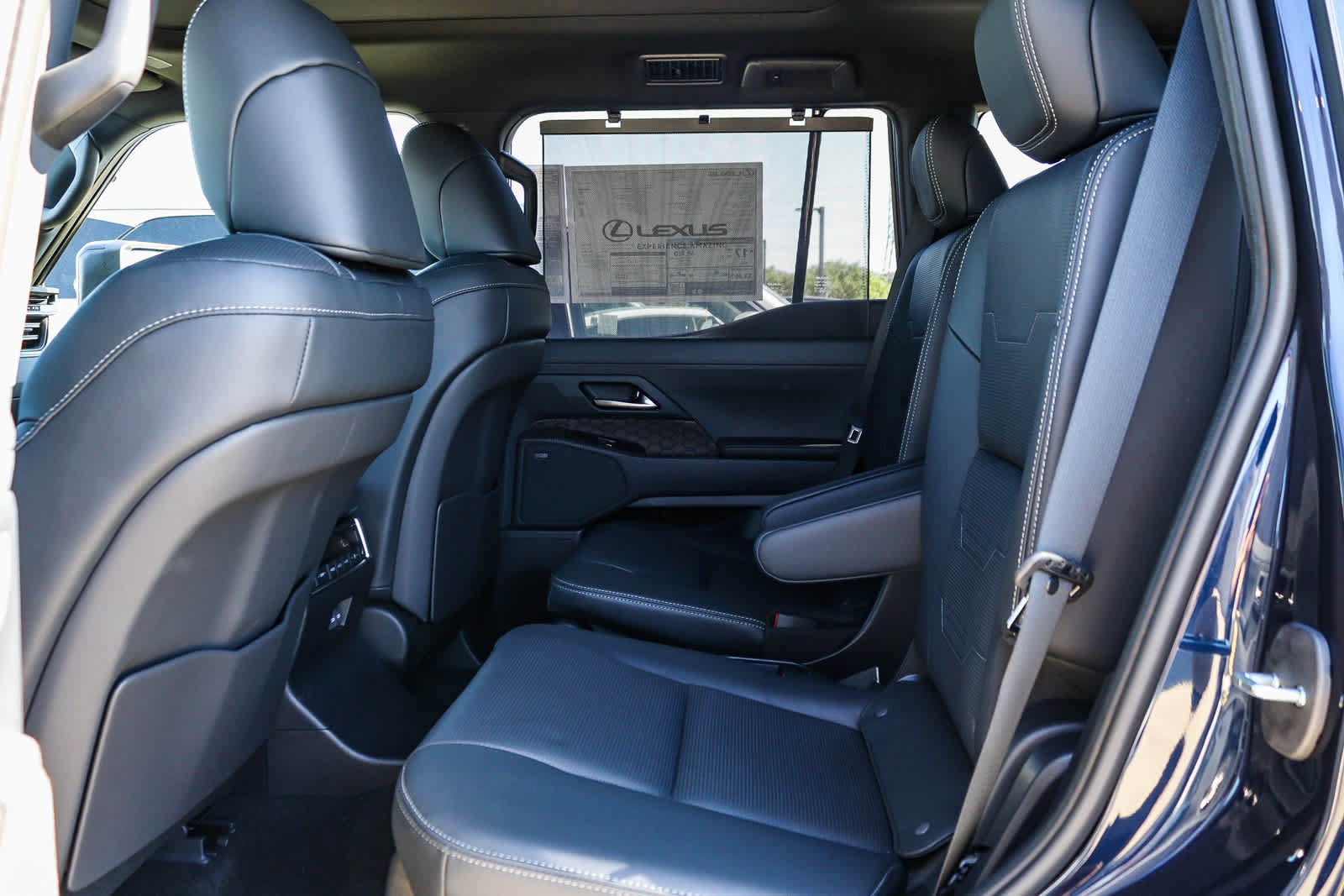 New 2026 Lexus GX 550 w/ Cold Area Package AWD/4WD image 21