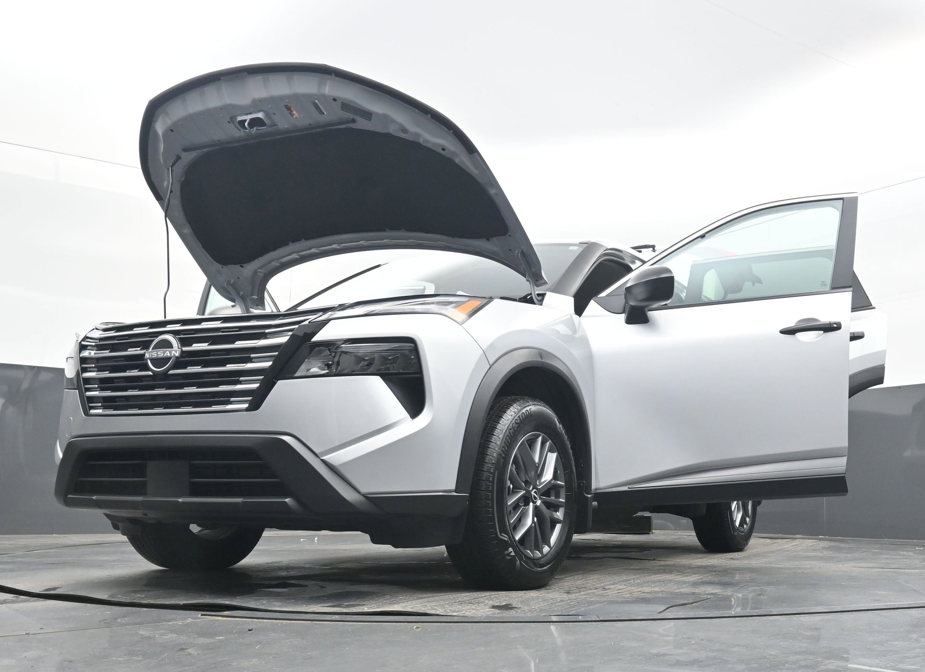 Certified 2025 Nissan Rogue S image 40