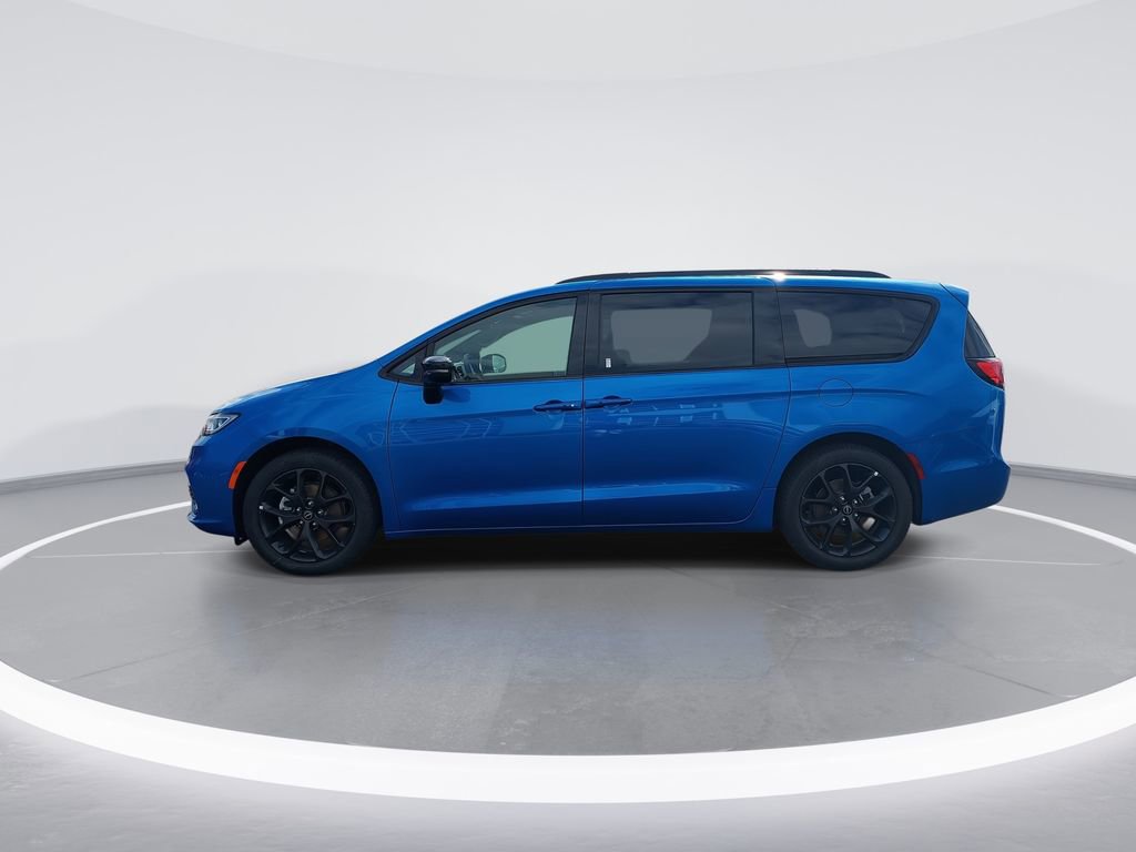 New 2026 Chrysler Pacifica Limited w/ S Appearance Package FWD image 5