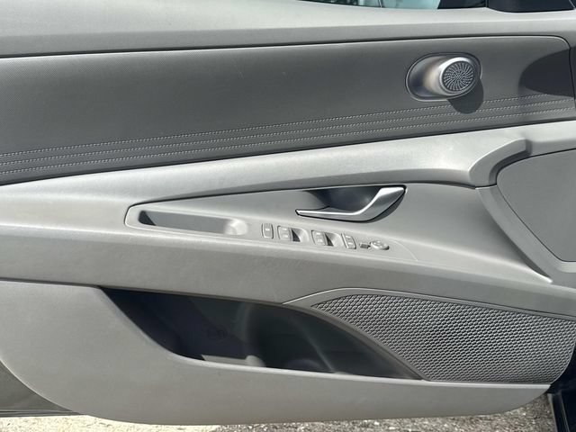 Used 2024 Hyundai Elantra SEL FWD image 25