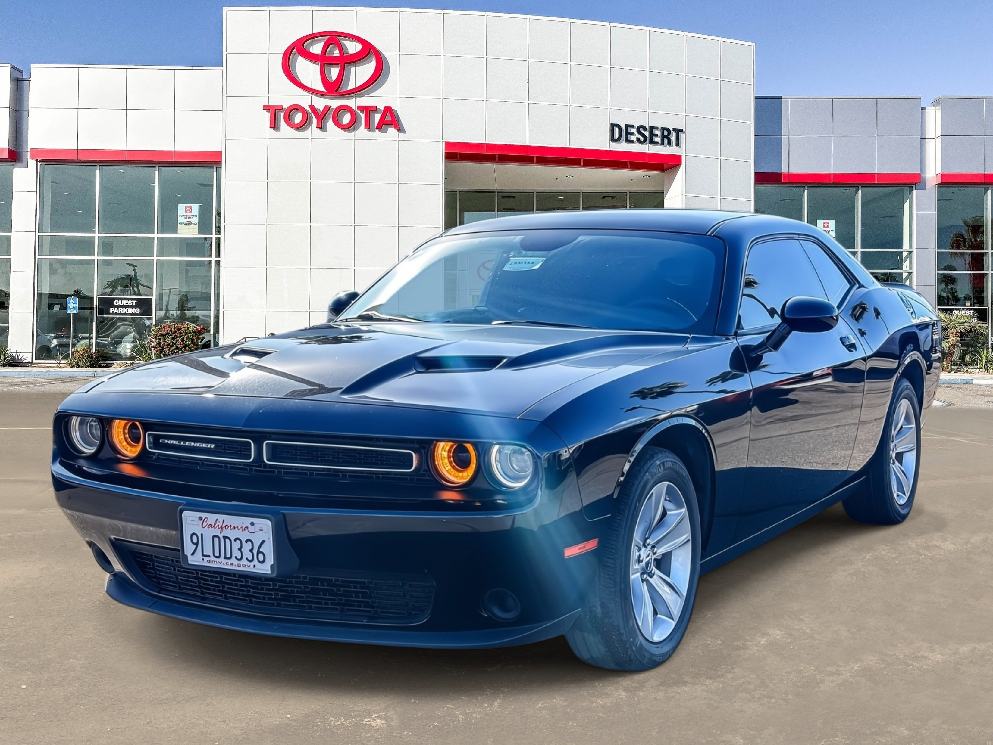 Used 2023 Dodge Challenger SXT image 3