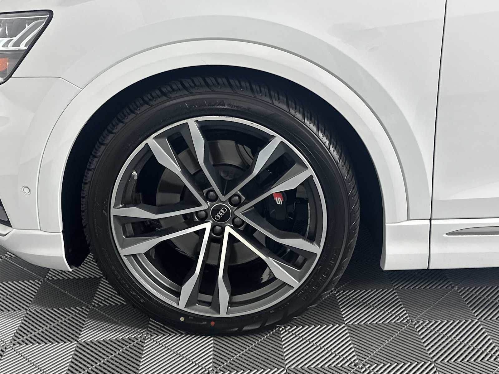 Used 2023 Audi SQ8 Prestige AWD/4WD image 12