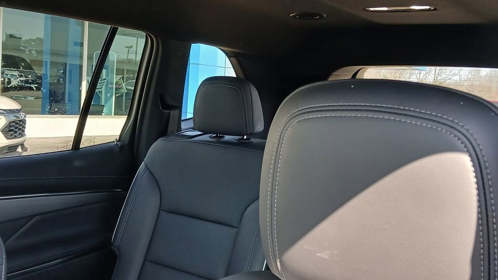 Used 2025 Buick Enclave Preferred image 12