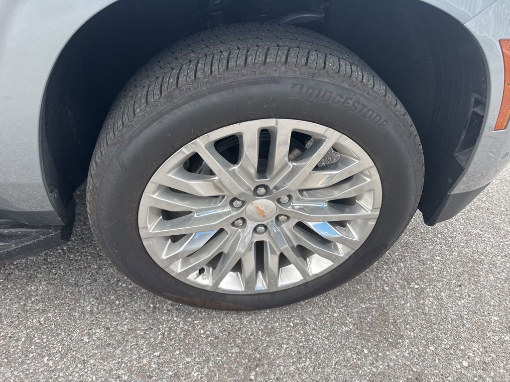 Used 2025 Chevrolet Suburban RST w/ Comfort Package image 9