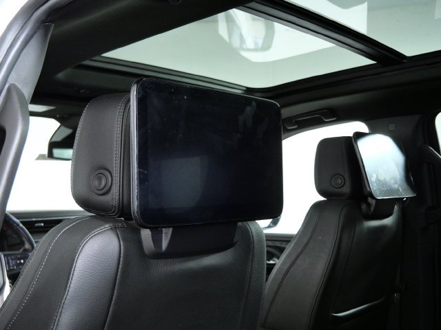 Used 2023 GMC Yukon XL Denali AWD/4WD image 15