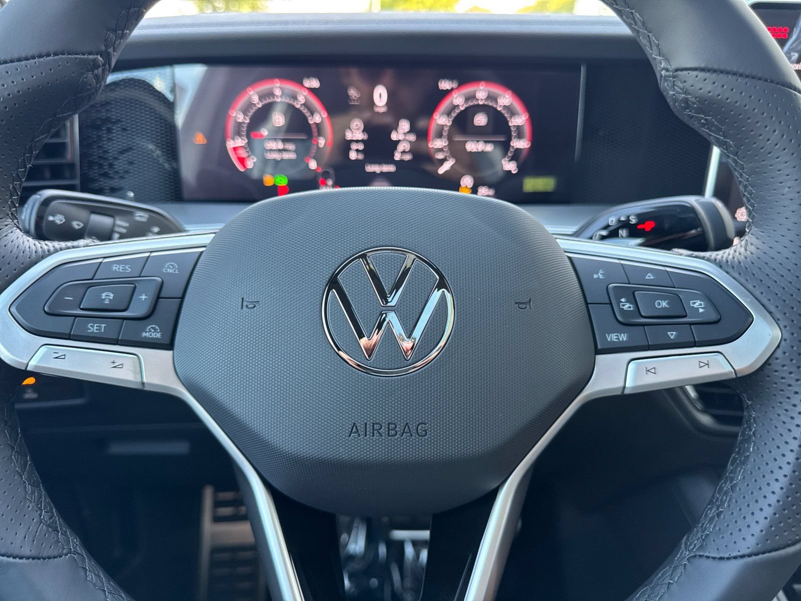 New 2026 Volkswagen Tiguan SE R-Line FWD image 23