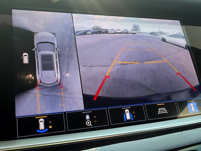 Used 2024 Cadillac XT5 Premium Luxury w/ Technology Package FWD image 9