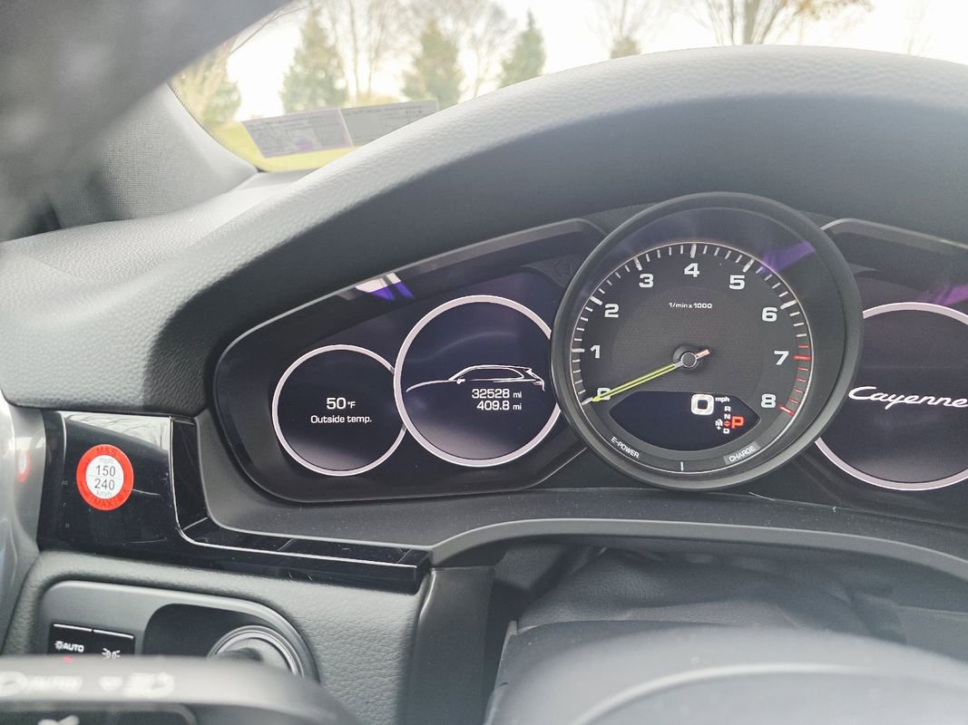 Used 2021 Porsche Cayenne E-Hybrid image 27