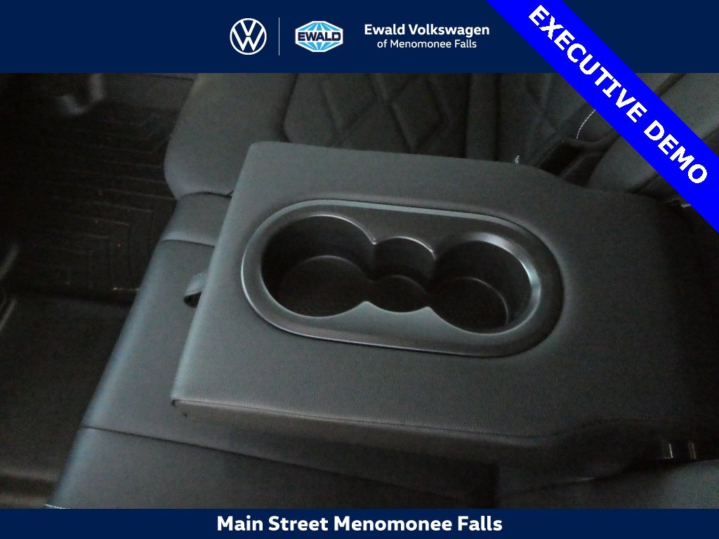 Certified 2025 Volkswagen Atlas SE image 39