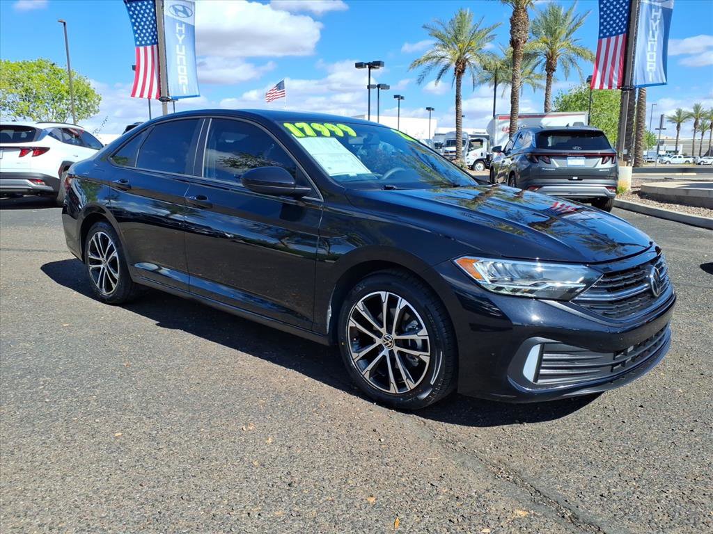 Used 2022 Volkswagen Jetta Sport image 3