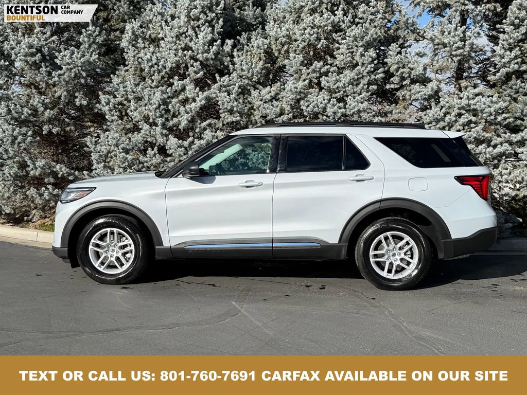 Used 2025 Ford Explorer Active image 3